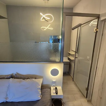 アパート Mastora Seaside Loft