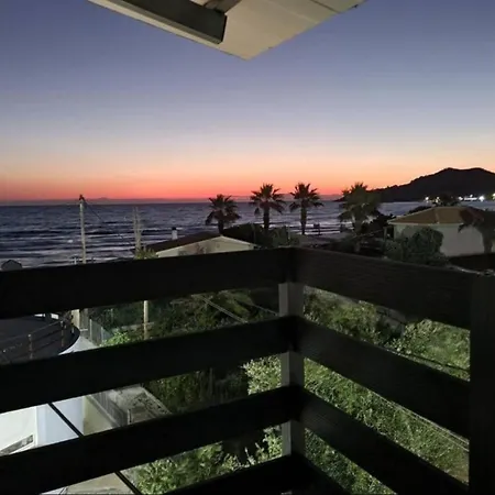 Mastora Seaside Loft *