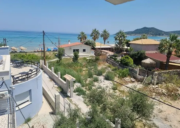 Mastora Seaside Loft *